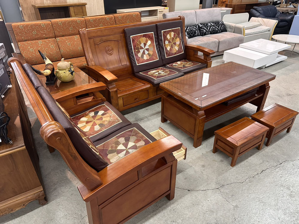 實木沙發組含茶几